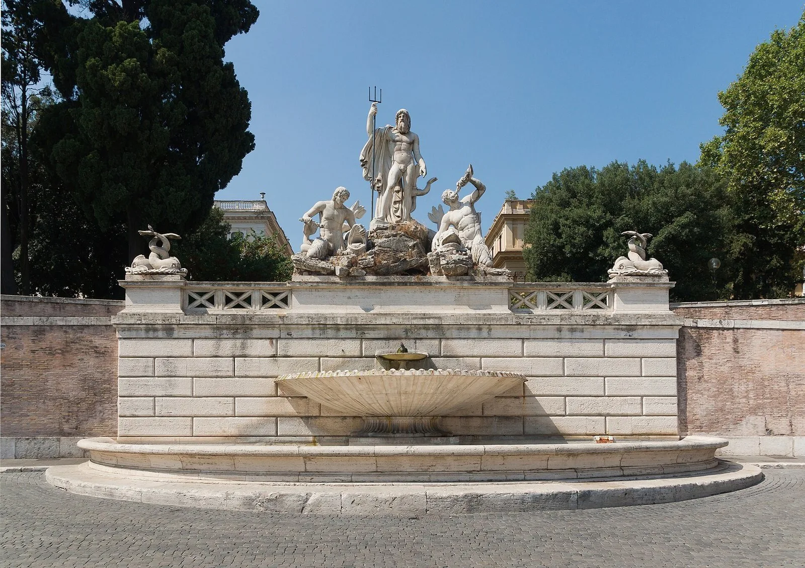 La basilica di San Pietro in Vaticano vista dalla piazza